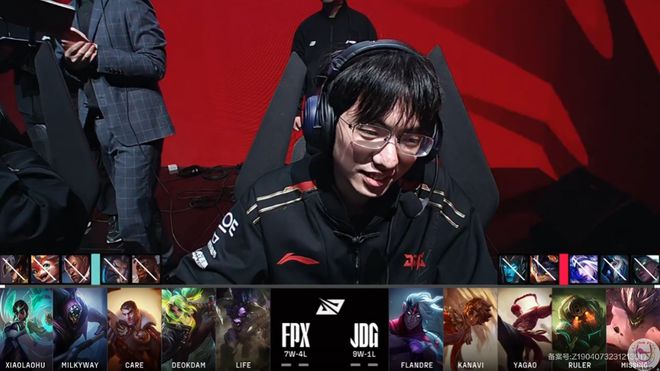 Faker爆冷击败独行侠，逆转引爆全场！